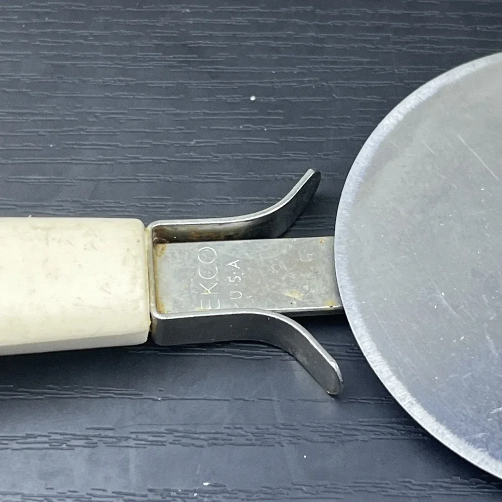 Ekco vintage pizza